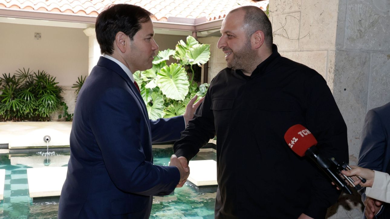 &Pi;ό&lambda;&epsilon;&mu;&omicron;&sigmaf; &sigma;&tau;&eta;&nu; &Omicron;&upsilon;&kappa;&rho;&alpha;&nu;ί&alpha;: &Nu;έ&omicron;&sigmaf; &gamma;ύ&rho;&omicron;&sigmaf; &delta;&iota;&alpha;&pi;&rho;&alpha;&gamma;&mu;&alpha;&tau;&epsilon;ύ&sigma;&epsilon;&omega;&nu; &Omicron;&upsilon;ά&sigma;&iota;&gamma;&kappa;&tau;&omicron;&nu;