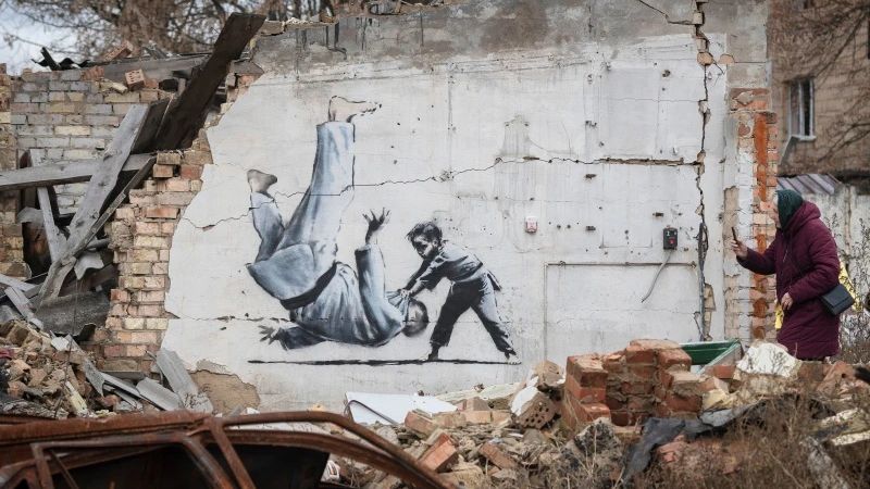 Banksy: Η «αποκάλυψη» της ταυτότητας του διχάζει τους θαυμαστές του
