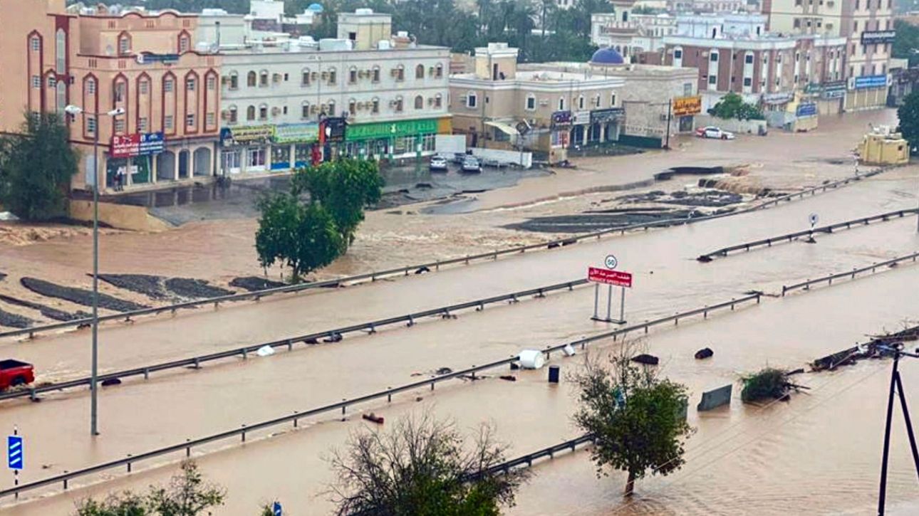 &Pi;έ&nu;&tau;&epsilon; &nu;&epsilon;&kappa;&rho;&omicron;ί &alpha;&pi;ό &pi;&lambda;&eta;&mu;&mu;ύ&rho;&epsilon;&sigmaf; &sigma;&tau;&omicron; &Omicron;&mu;ά&nu; - &Pi;&alpha;&rho;&alpha;&sigma;ύ&rho;&theta;&eta;&kappa;&alpha;&nu; &tau;&alpha; &omicron;&chi;ή&mu;&alpha;&tau;ά &tau;&omicron;&upsilon;&sigmaf;