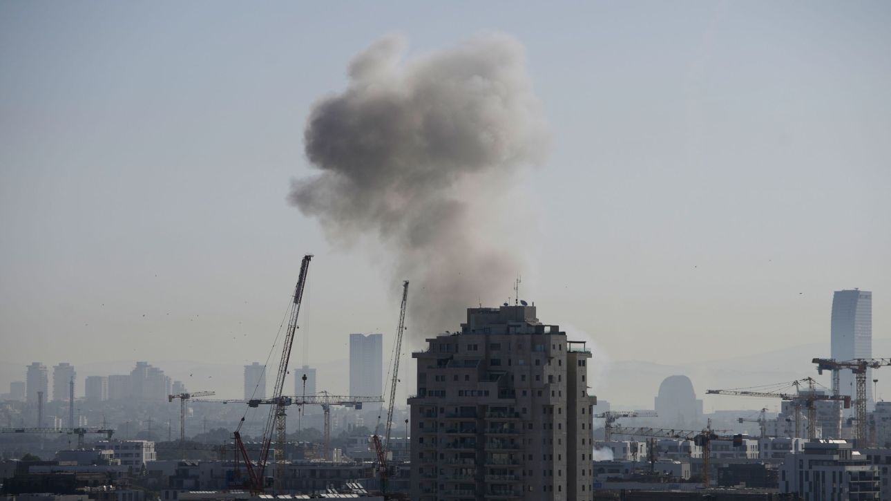 Πόλεμος στην Μέση Ανατολή: Μπαράζ ιρανικών επιθέσεων στο Τελ Αβίβ - Σφυροκοπά το Λίβανο το Ισραήλ