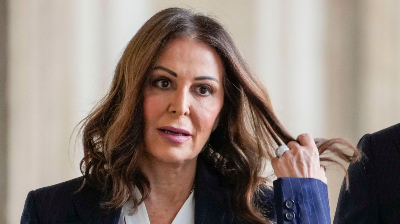 &Iota;&tau;&alpha;&lambda;ί&alpha;: &Pi;&alpha;&rho;&alpha;&iota;&tau;ή&theta;&eta;&kappa;&epsilon; &eta; &upsilon;&pi;&omicron;&upsilon;&rho;&gamma;ό&sigmaf; &Tau;&omicron;&upsilon;&rho;&iota;&sigma;&mu;&omicron;ύ &Nu;&tau;. &Sigma;&alpha;&nu;&tau;&alpha;&nu;&kappa;έ - &Epsilon;&lambda;έ&gamma;&chi;&epsilon;&tau;&alpha;&iota; &gamma;&iota;&alpha; &alpha;&pi;ά&tau;&eta; &kappa;&alpha;&iota; &pi;&lambda;&alpha;&sigma;&tau;ό &iota;&sigma;&omicron;&lambda;&omicron;&gamma;&iota;&sigma;&mu;ό