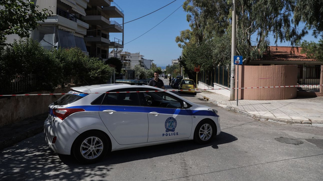 &Alpha;&mu;&pi;&epsilon;&lambda;ό&kappa;&eta;&pi;&omicron;&iota;: Ά&nu;&delta;&rho;&alpha;&sigmaf; &epsilon;&pi;&iota;&tau;έ&theta;&eta;&kappa;&epsilon; &mu;&epsilon; &tau;&sigma;&epsilon;&kappa;&omicron;ύ&rho;&iota; &sigma;&epsilon; &alpha;&sigma;&tau;&upsilon;&nu;&omicron;&mu;&iota;&kappa;&omicron;ύ&sigmaf;