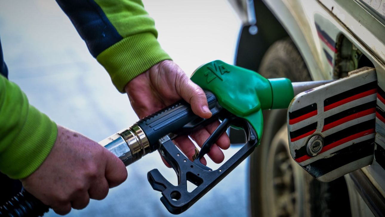Πώς θα πάρετε την επιδότηση για το Fuel Pass - Τα πέντε βήματα για την αίτηση, τα κριτήρια, τα ποσά