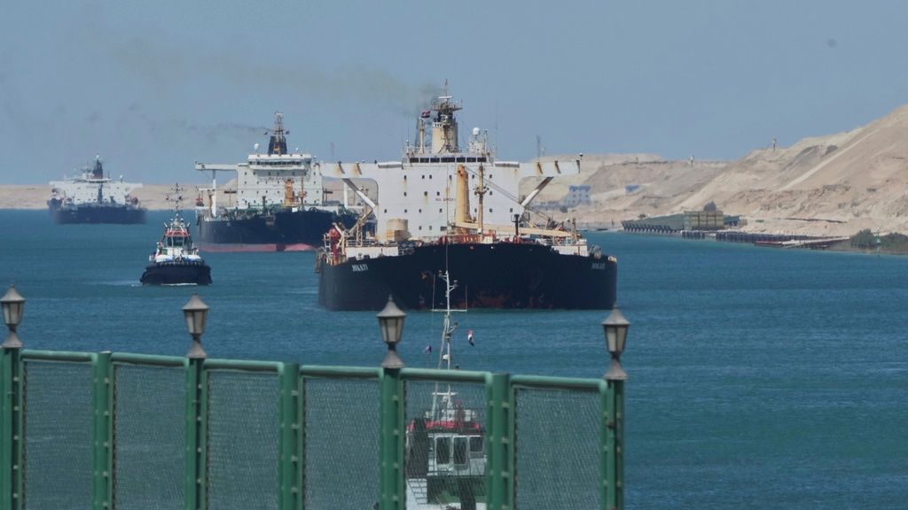 Μετά το μπλόκο στα Στενά του Ορμούζ, οι Χούθι μπορεί να «κυκλώσουν» και τη Διώρυγα του Σουέζ