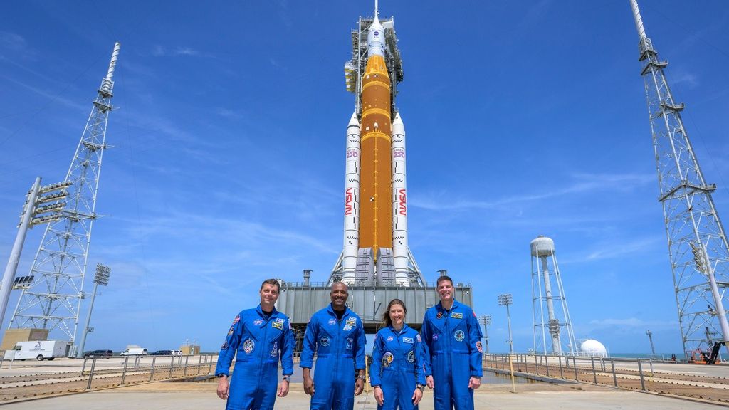 Artemis II: Όλα όσα πρέπει να ξέρετε για την επιστροφή του ανθρώπου στη Σελήνη