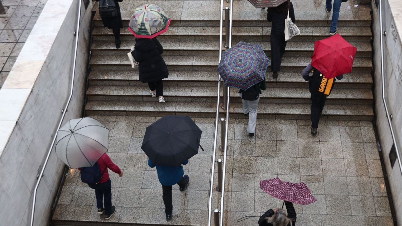 &Kappa;&alpha;&kappa;&omicron;&kappa;&alpha;&iota;&rho;ί&alpha; Erminio: &Pi;&omega;&sigmaf; &theta;&alpha; &kappa;&iota;&nu;&eta;&theta;&epsilon;ί &tau;&iota;&sigmaf; &epsilon;&pi;ό&mu;&epsilon;&nu;&epsilon;&sigmaf; ώ&rho;&epsilon;&sigmaf; - &Mu;&pi;&alpha;&rho;ά&zeta; &mu;&eta;&nu;&upsilon;&mu;ά&tau;&omega;&nu; &alpha;&pi;ό &tau;&omicron; 112