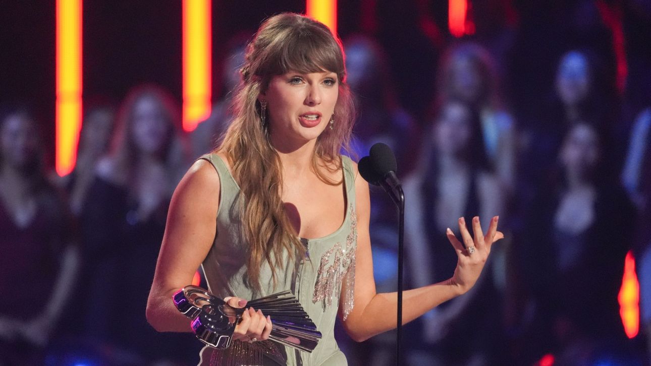 Η Τέιλορ Σουίφτ τιμά την Ελίζαμπεθ Τέιλορ με νέο βίντεο-έκπληξη