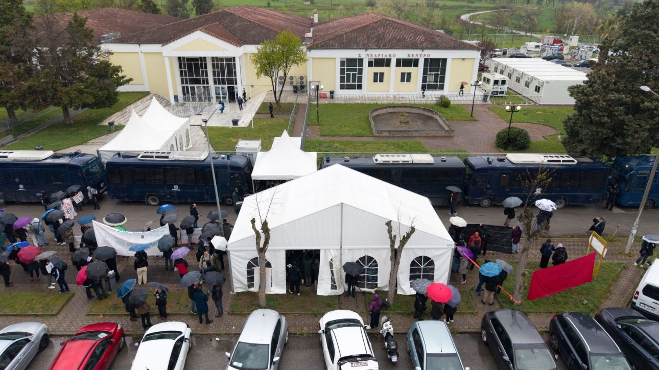 &Delta;ί&kappa;&eta; &gamma;&iota;&alpha; &tau;&alpha; &Tau;έ&mu;&pi;&eta;: &Epsilon;&nu;&tau;ά&sigma;&epsilon;&iota;&sigmaf;, &alpha;&lambda;&lambda;ά &kappa;&alpha;&iota; &pi;&rho;ό&omicron;&delta;&omicron;&sigmaf; &sigma;&tau;&eta; &delta;&iota;&alpha;&delta;&iota;&kappa;&alpha;&sigma;ί&alpha; - &Tau;&eta; &Mu;&epsilon;&gamma;ά&lambda;&eta; &Delta;&epsilon;&upsilon;&tau;έ&rho;&alpha;