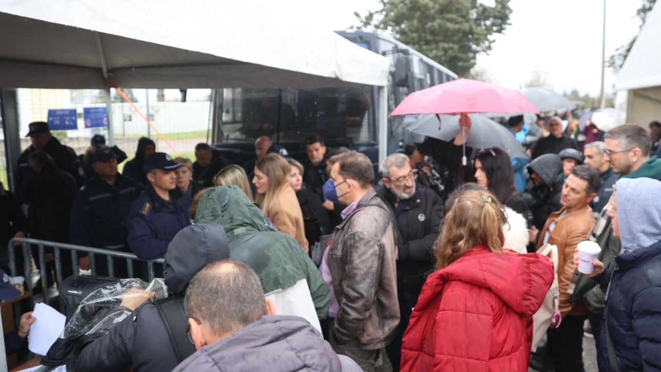 Φωνές, ένταση και αντεγκλήσεις: Η πρόεδρος ζήτησε να βγει από την αίθουσα η Μαρία Καρυστιανού