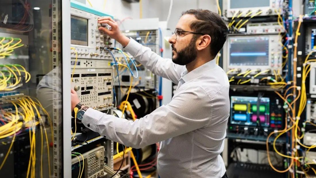 Νέο ρεκόρ με οπτικές ίνες επιτρέπει το ταυτόχρονο streaming 50 εκατομμυρίων ταινιών