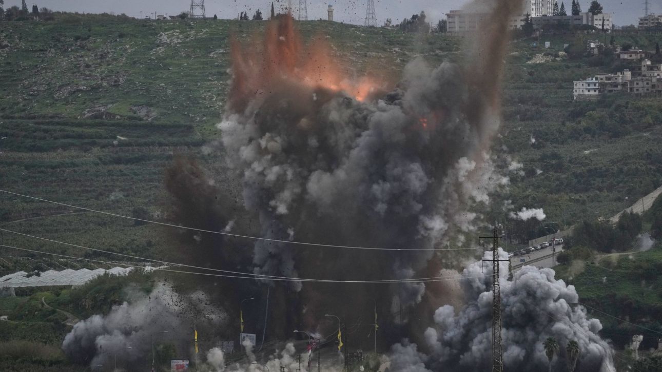 Αεροπορικό πλήγμα στην μεγαλύτερη γέφυρα της Μέσης Ανατολής που συνδέει Τεχεράνη - Καράτζ