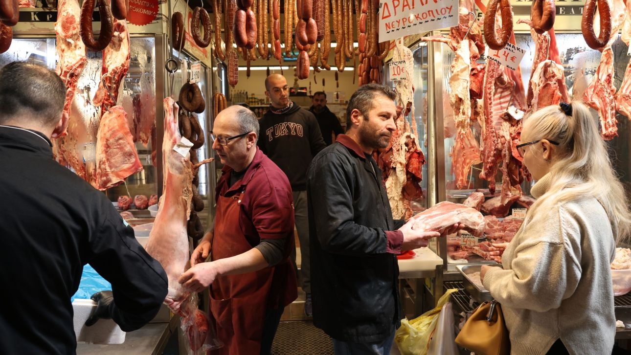 Πάνω από 400 ευρώ ο λογαριασμός για το πασχαλινό τραπέζι - Πόσα θα δώσετε για το αρνί φέτος