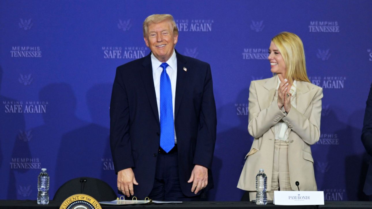 WSJ: «Ηρθε η ώρα» - Τα τρία χιλιόμετρα που σφράγισαν την καρατόμηση της υπουργού δικαιοσύνης των ΗΠΑ