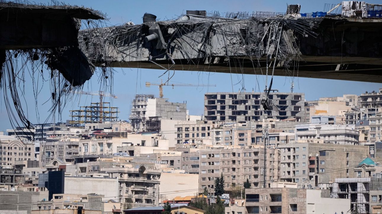 Live: Το Ισραήλ χτύπησε υποδομές της Χεζμπολάχ στο Λίβανο - Μπαράζ εκρήξεων στην Τεχεράνη