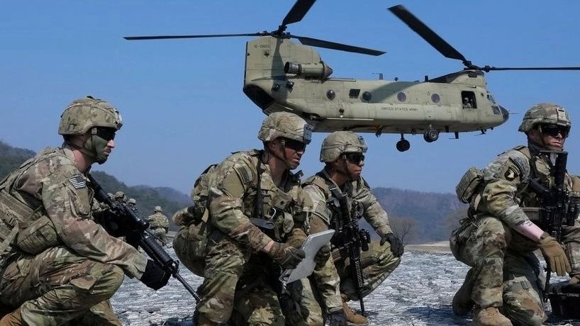 Ειδικές δυνάμεις των ΗΠΑ επιχειρούν στο Ιράν για να εντοπίσουν τον αγνοούμενο αμερικανικό πιλότο