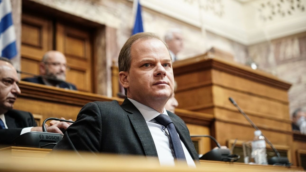 &laquo;&Sigma;&omega;&sigma;&tau;ά έ&pi;&rho;&alpha;&xi;&epsilon;&raquo;: &Tau;&omicron; &pi;&rho;ώ&tau;&omicron; &sigma;&chi;ό&lambda;&iota;&omicron; &kappa;&upsilon;&beta;&epsilon;&rho;&nu;&eta;&tau;&iota;&kappa;ώ&nu; &sigma;&tau;&epsilon;&lambda;&epsilon;&chi;ώ&nu; &gamma;&iota;&alpha; &tau;&eta;&nu; &alpha;&pi;ό&phi;&alpha;&sigma;&eta; &Kappa;&alpha;&rho;&alpha;&mu;&alpha;&nu;&lambda;ή