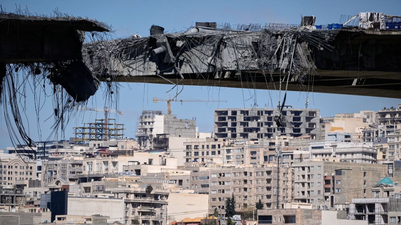 Τραμπ: Την Τρίτη χτυπάμε εργοστάσια ενέργειας στο Ιράν, αλλά τη Δευτέρα μπορεί να συμφωνήσουμε