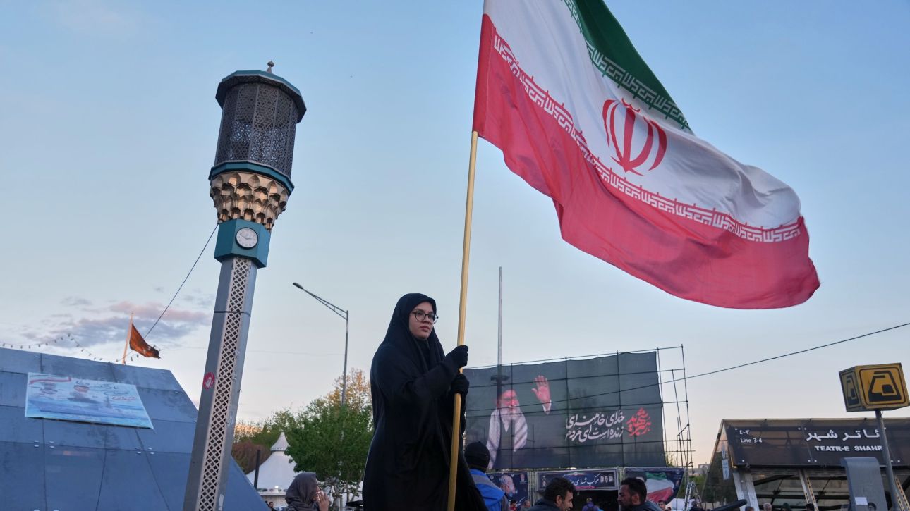 CNNi: Το Ιράν κρατά όμηρο την παγκόσμια οικονομία και ο Τραμπ το γνωρίζει