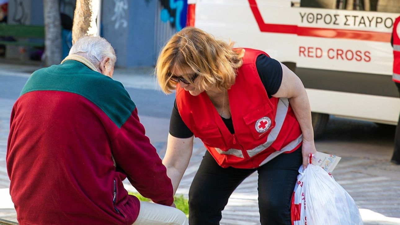 &Omicron; &Epsilon;&lambda;&lambda;&eta;&nu;&iota;&kappa;ό&sigmaf; &Epsilon;&rho;&upsilon;&theta;&rho;ό&sigmaf; &Sigma;&tau;&alpha;&upsilon;&rho;ό&sigmaf; &upsilon;&pi;&omicron;&sigma;&tau;ή&rho;&iota;&xi;&epsilon; 150 &alpha;&sigma;&tau;έ&gamma;&omicron;&upsilon;&sigmaf; &sigma;&upsilon;&mu;&pi;&omicron;&lambda;ί&tau;&epsilon;&sigmaf; &mu;&alpha;&sigmaf; &sigma;&epsilon; &Alpha;&theta;ή&nu;&alpha; &kappa;&alpha;&iota; &Pi;&epsilon;&iota;&rho;&alpha;&iota;ά &epsilon;&nu;ό&psi;&epsilon;&iota; &Pi;ά&sigma;&chi;&alpha;