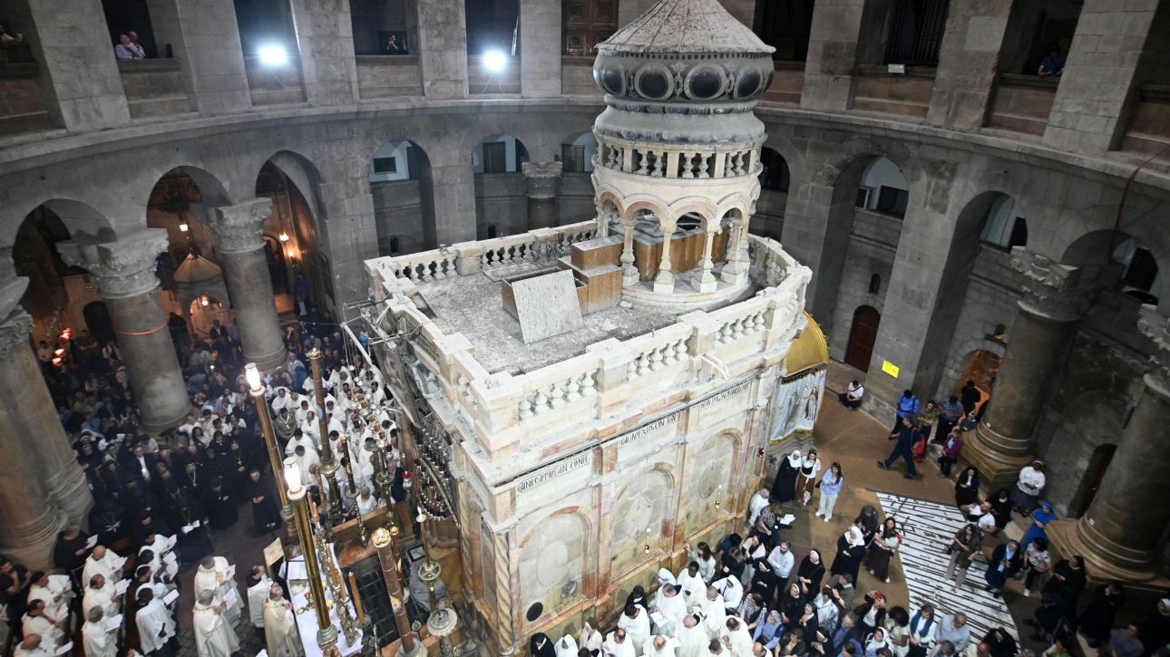 Ιεροσόλυμα: «Ανοιχτοί» από σήμερα για τους πιστούς ο Πανάγιος Τάφος και οι χώροι λατρείας