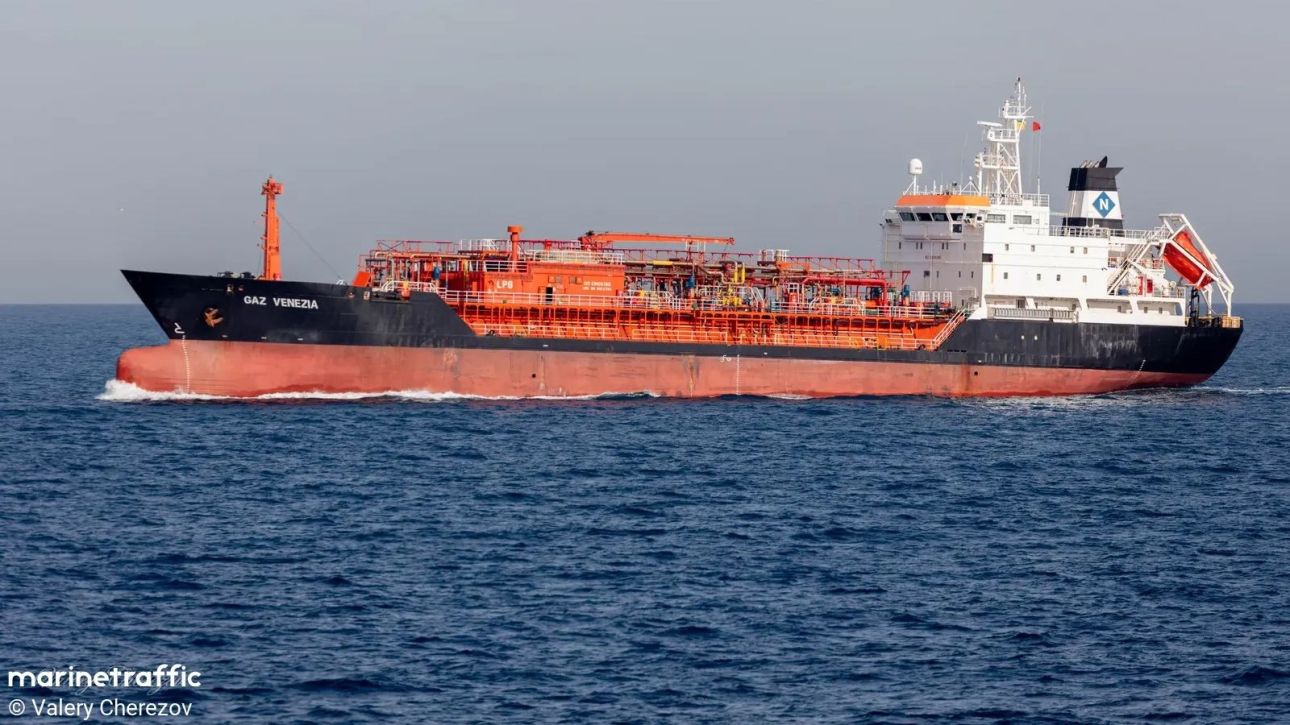 &Mu;ό&nu;&omicron; έ&nu;&alpha; &pi;&epsilon;&tau;&rho;&epsilon;&lambda;&alpha;&iota;&omicron;&phi;ό&rho;&omicron; &delta;&iota;έ&pi;&lambda;&epsilon;&upsilon;&sigma;&epsilon; &tau;&alpha; &Sigma;&tau;&epsilon;&nu;ά &tau;&omicron;&upsilon; &Omicron;&rho;&mu;&omicron;ύ&zeta; &sigma;ή&mu;&epsilon;&rho;&alpha;