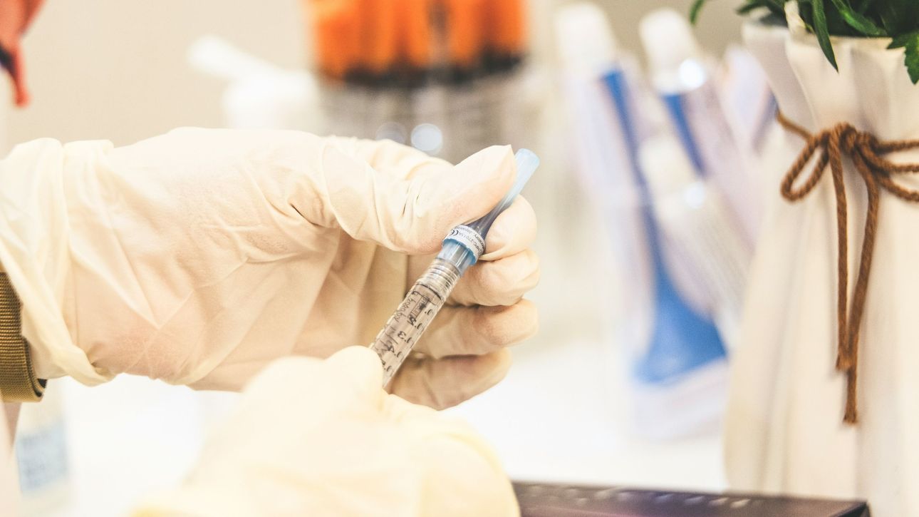 E&pi;&iota;&delta;&eta;&mu;ί&alpha; HIV &sigma;&epsilon; &pi;&alpha;&iota;&delta;&iota;ά &sigma;&epsilon; &nu;&omicron;&sigma;&omicron;&kappa;&omicron;&mu;&epsilon;ί&omicron; &tau;&omicron;&upsilon; &Pi;&alpha;&kappa;&iota;&sigma;&tau;ά&nu; - &Omicron;&iota; &gamma;&iota;&alpha;&tau;&rho;&omicron;ί &epsilon;&pi;&alpha;&nu;&alpha;&chi;&rho;&eta;&sigma;&iota;&mu;&omicron;&pi;&omicron;&iota;&omicron;ύ&sigma;&alpha;&nu; &sigma;ύ&rho;&iota;&gamma;&gamma;&epsilon;&sigmaf;