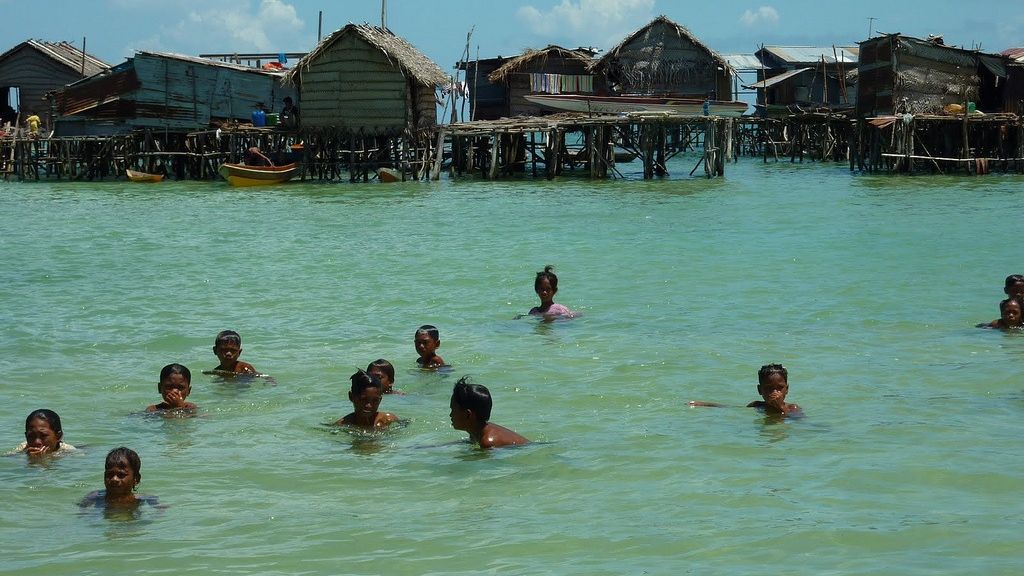 Ποια βιολογική μετάλλαξη συμβαίνει στους ανθρώπους που περνούν πολύ χρόνο κάτω από το νερό