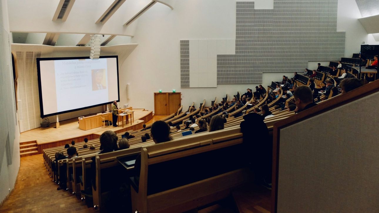 &Alpha;&pi;ό &tau;&omicron; 2027 &eta; &epsilon;&pi;&iota;&sigma;&tau;&rho;&omicron;&phi;ή &tau;&eta;&sigmaf; &Beta;&rho;&epsilon;&tau;&alpha;&nu;ί&alpha;&sigmaf; &sigma;&tau;&omicron; Erasmus - &Upsilon;&pi;&epsilon;&gamma;&rho;ά&phi;&eta; &eta; &sigma;&upsilon;&mu;&phi;&omega;&nu;ί&alpha; &mu;&epsilon; &tau;&eta;&nu; &Epsilon;&Epsilon;