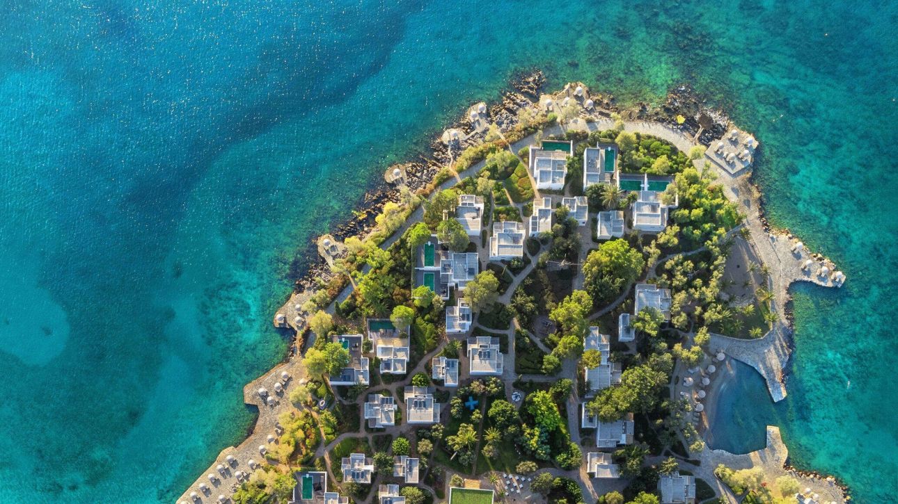 Hotel news: Ό&lambda;&alpha; &tau;&alpha; &xi;&epsilon;&nu;&omicron;&delta;&omicron;&chi;&epsilon;&iota;&alpha;&kappa;ά &nu;έ&alpha; &alpha;&pi;ό &Sigma;&alpha;&nu;&tau;&omicron;&rho;ί&nu;&eta;, &Chi;&alpha;&lambda;&kappa;&iota;&delta;&iota;&kappa;ή, &Mu;&epsilon;&sigma;&sigma;&eta;&nu;ί&alpha;, &Sigma;&pi;έ&tau;&sigma;&epsilon;&sigmaf;, &Kappa;ί&mu;&omega;&lambda;&omicron; &kappa;&alpha;&iota; &Kappa;&rho;ή&tau;&eta;