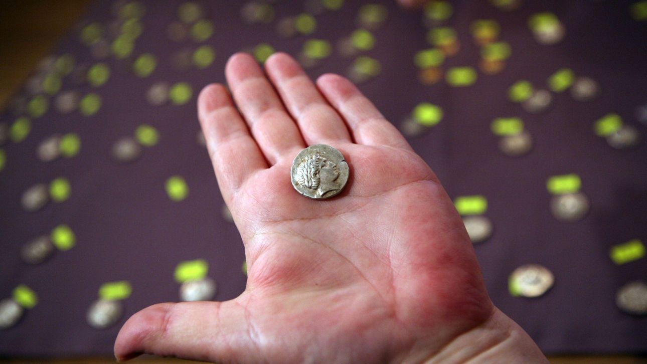 &Epsilon;&lambda;&lambda;&eta;&nu;&iota;&kappa;ό &nu;ό&mu;&iota;&sigma;&mu;&alpha; &alpha;&pi;ό &tau;&eta;&nu; &Tau;&rho;&omicron;ί&alpha; &epsilon;&nu;&tau;&omicron;&pi;ί&sigma;&tau;&eta;&kappa;&epsilon; &gamma;&iota;&alpha; &pi;&rho;ώ&tau;&eta; &phi;&omicron;&rho;ά &sigma;&tau;&omicron; &Beta;&epsilon;&rho;&omicron;&lambda;ί&nu;&omicron;