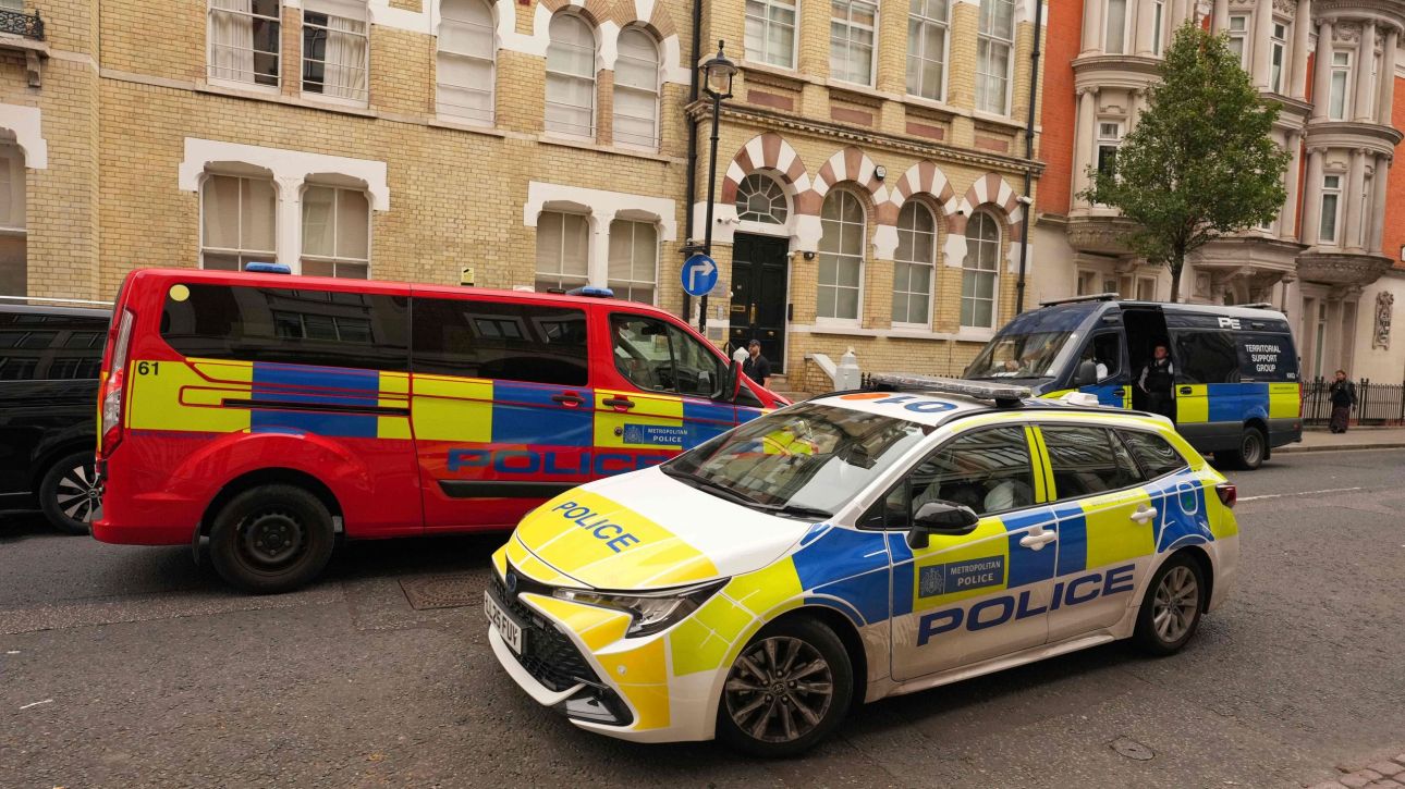 &Alpha;&pi;ό&pi;&epsilon;&iota;&rho;&alpha; &epsilon;&mu;&pi;&rho;&eta;&sigma;&tau;&iota;&kappa;ή&sigmaf; &epsilon;&pi;ί&theta;&epsilon;&sigma;&eta;&sigmaf;&nbsp;&sigma;&epsilon; &epsilon;&beta;&rho;&alpha;ϊ&kappa;ή &sigma;&upsilon;&nu;&alpha;&gamma;&omega;&gamma;ή &sigma;&tau;&omicron; &Lambda;&omicron;&nu;&delta;ί&nu;&omicron;