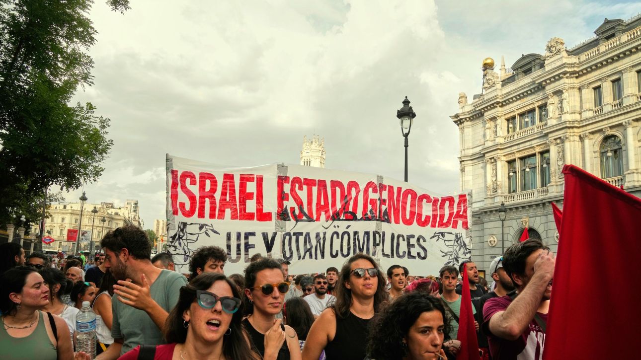 &Mu;&epsilon;&tau;ά &tau;&eta;&nu; &Iota;&sigma;&pi;&alpha;&nu;ί&alpha;, &eta; &Sigma;&lambda;&omicron;&beta;&epsilon;&nu;ί&alpha; &kappa;&alpha;&iota;&nbsp;&eta; &Iota;&rho;&lambda;&alpha;&nu;&delta;ί&alpha; &zeta;&eta;&tau;&omicron;ύ&nu; &tau;&eta;&nu; &alpha;&nu;&alpha;&sigma;&tau;&omicron;&lambda;ή &tau;&eta;&sigmaf; &sigma;&upsilon;&mu;&phi;&omega;&nu;ί&alpha;&sigmaf; &sigma;ύ&nu;&delta;&epsilon;&sigma;&eta;&sigmaf; &Epsilon;&Epsilon;