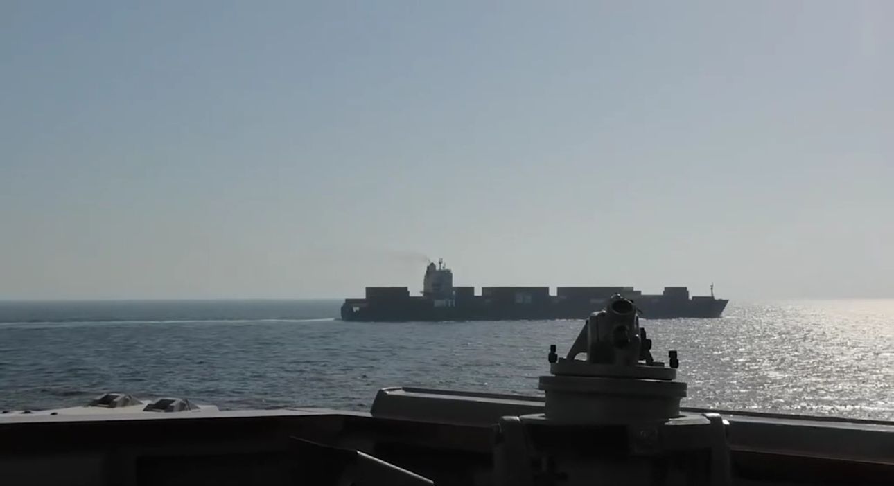 &Tau;&rho;&alpha;&mu;&pi;: &Epsilon;&mu;&epsilon;&iota;&nu;&alpha; έ&kappa;&pi;&lambda;&eta;&kappa;&tau;&omicron;&sigmaf; - &laquo;&Delta;ώ&rho;&omicron;&raquo; &tau;&eta;&sigmaf; &Kappa;ί&nu;&alpha;&sigmaf; &sigma;&tau;&omicron; &Iota;&rho;ά&nu; &mu;&epsilon;&tau;έ&phi;&epsilon;&rho;&epsilon; &tau;&omicron; &pi;&lambda;&omicron;ί&omicron; &pi;&omicron;&upsilon; &kappa;&alpha;&tau;&alpha;&lambda;ά&beta;&alpha;&mu;&epsilon;