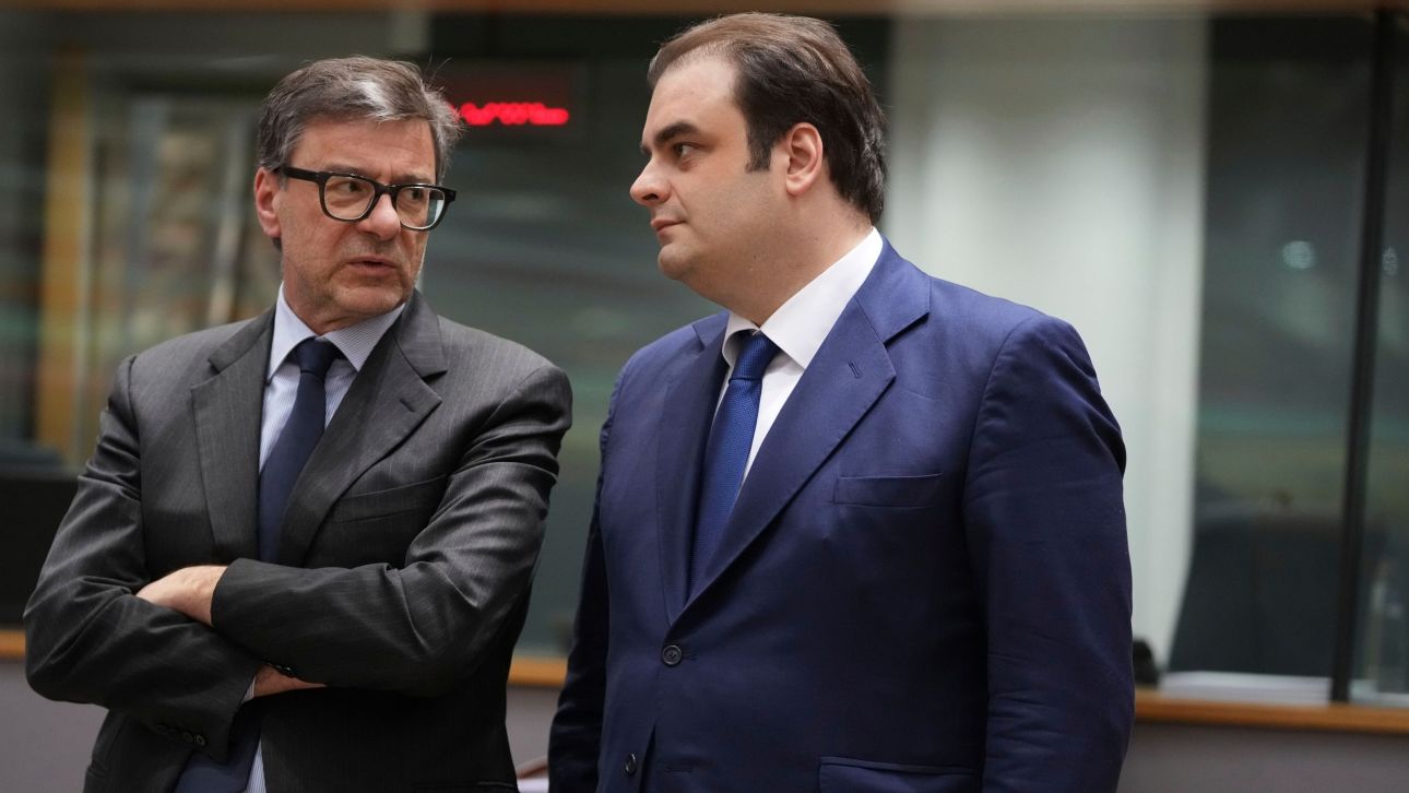 H &Iota;&tau;&alpha;&lambda;ί&alpha; &pi;&alpha;&rho;&alpha;&mu;έ&nu;&epsilon;&iota; &sigma;&tau;&eta;&nu; &delta;&iota;&alpha;&delta;&iota;&kappa;&alpha;&sigma;ί&alpha; &upsilon;&pi;&epsilon;&rho;&beta;&omicron;&lambda;&iota;&kappa;&omicron;ύ &epsilon;&lambda;&lambda;&epsilon;ί&mu;&mu;&alpha;&tau;&omicron;&sigmaf;