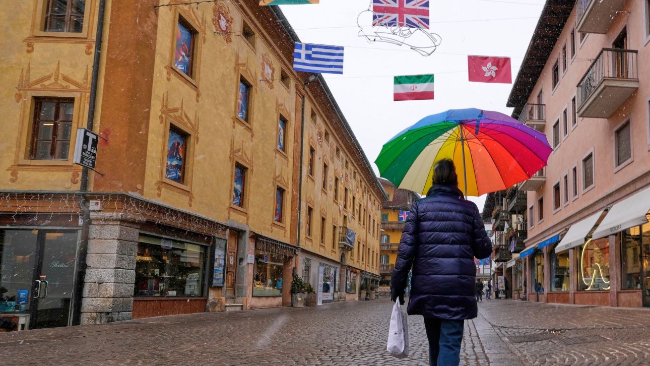 Reuters: &Eta; &Iota;&tau;&alpha;&lambda;ί&alpha; &pi;&alpha;ί&rho;&nu;&epsilon;&iota; &tau;&eta; &theta;έ&sigma;&eta; &tau;&eta;&sigmaf; &Epsilon;&lambda;&lambda;ά&delta;&alpha;&sigmaf; &omega;&sigmaf; &eta; &pi;&iota;&omicron; &chi;&rho;&epsilon;&omega;&mu;έ&nu;&eta; &chi;ώ&rho;&alpha; &tau;&eta;&sigmaf; &Epsilon;&upsilon;&rho;ώ&pi;&eta;&sigmaf;