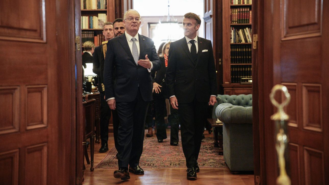 Στο Προεδρικό Μέγαρο ο Εμανουέλ Μακρόν - Σε εξέλιξη το δείπνο προς τιμήν του από τον ΠτΔ