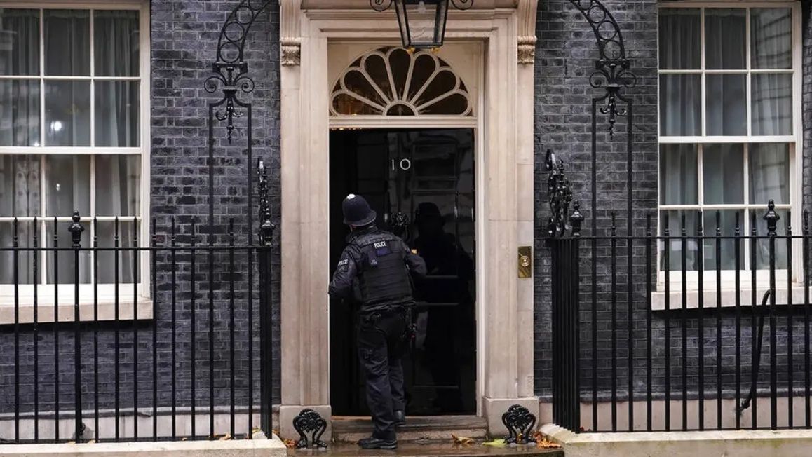 H Ντάουνινγκ Στριτ απαντά στον Τραμπ για τα Φώκλαντ: «Η κυριαρχία παραμένει σε εμάς»