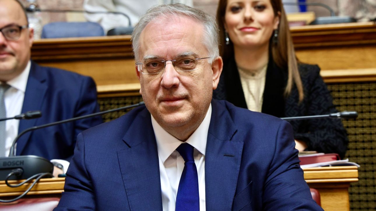 &Theta;&epsilon;&omicron;&delta;&omega;&rho;&iota;&kappa;ά&kappa;&omicron;&sigmaf;: &laquo;&Kappa;ό&phi;&tau;&eta;&sigmaf; &sigma;&tau;&iota;&sigmaf; &chi;&rho;&epsilon;ώ&sigma;&epsilon;&iota;&sigmaf; &tau;&omega;&nu; &tau;&rho;&alpha;&pi;&epsilon;&zeta;ώ&nu; - &Tau;&omicron;&nu; &Mu;ά&iota;&omicron; &eta; &delta;&iota;&alpha;&beta;&omicron;ύ&lambda;&epsilon;&upsilon;&sigma;&eta; &gamma;&iota;&alpha; &tau;&omicron;&nbsp;&nu;&omicron;&mu;&omicron;&sigma;&chi;έ&delta;&iota;&omicron;&raquo;