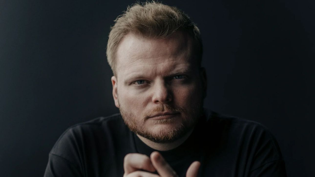 Rasmus Munk: &Sigma;&tau;ό&chi;&omicron;&sigmaf; &mu;&omicron;&upsilon; &epsilon;ί&nu;&alpha;&iota; &nu;&alpha; &alpha;&lambda;&lambda;ά&xi;&omega; &tau;&omicron;&nu; &kappa;ό&sigma;&mu;&omicron; &pi;&rho;&omicron;&sigmaf; &tau;&omicron; &kappa;&alpha;&lambda;ύ&tau;&epsilon;&rho;&omicron; &mu;έ&sigma;&alpha; &alpha;&pi;ό &tau;&eta;&nu; &gamma;&alpha;&sigma;&tau;&rho;&omicron;&nu;&omicron;&mu;ί&alpha;