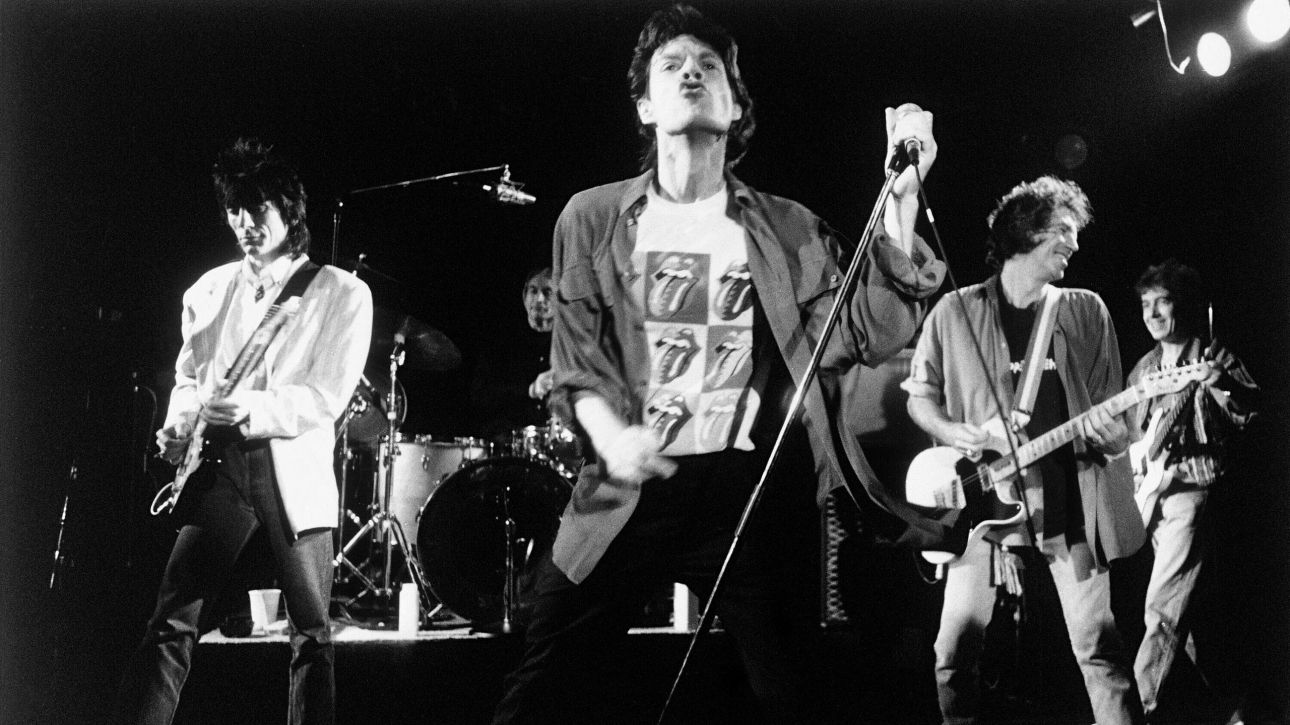 Rolling Stones: Η νέα βιογραφία που αποκαλύπτει πώς η μουσική έσωζε πάντα το συγκρότημα