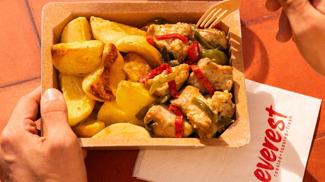 Everest: Γιατί από τα σάντουιτς «ανοίγονται» και στα μαγειρευτά φαγητά