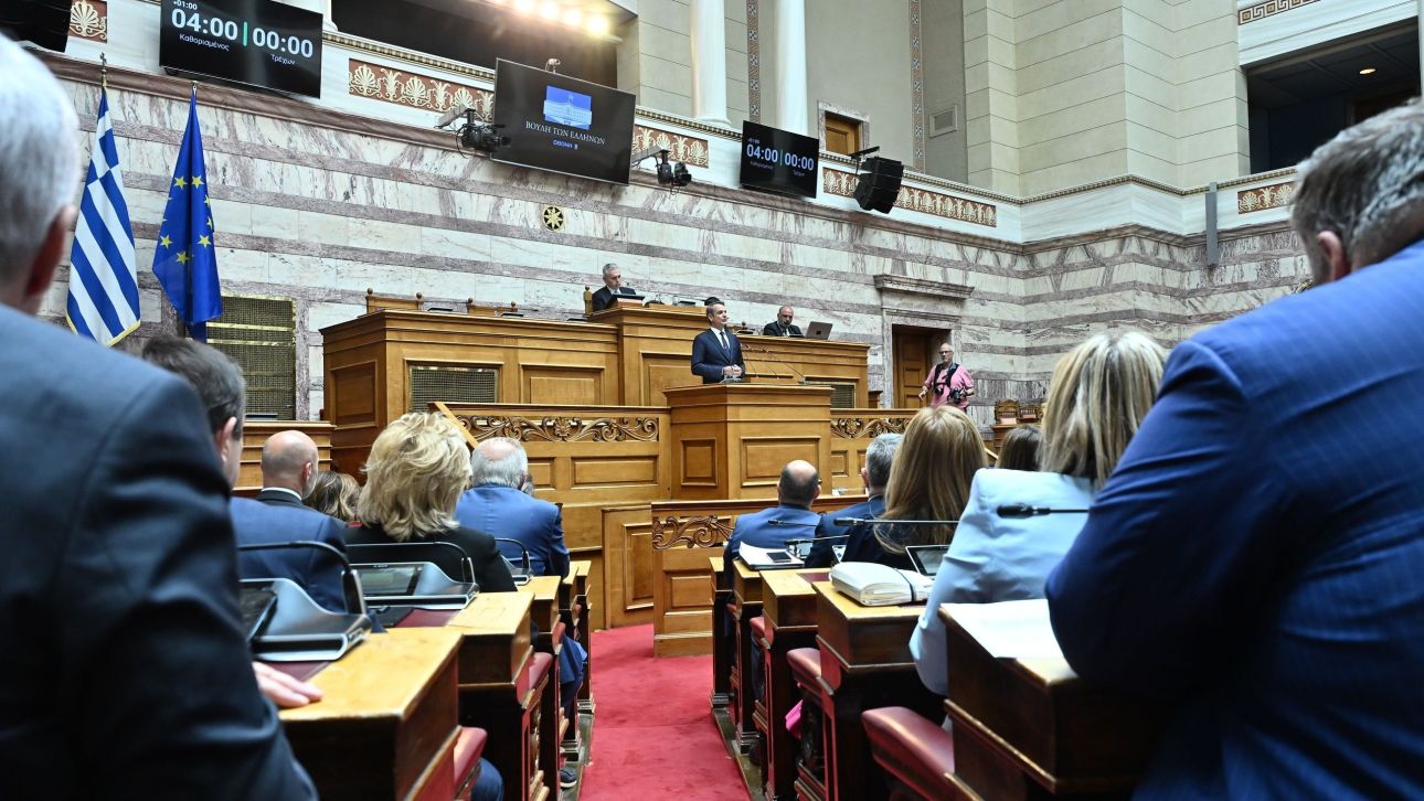 ΚΟ ΝΔ: Η «ιδρωμένη φανέλα», οι αιχμές για τους απόντες, τα βέλη κατά Κοβέσι και τα «τσάμικα»