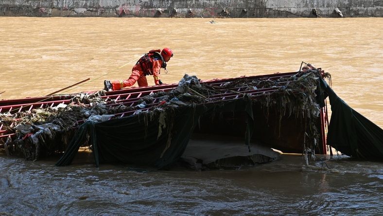 Τουλάχιστον δέκα νεκροί από τις εκτεταμένες πλημμύρες στη νότια και κεντρική Κίνα