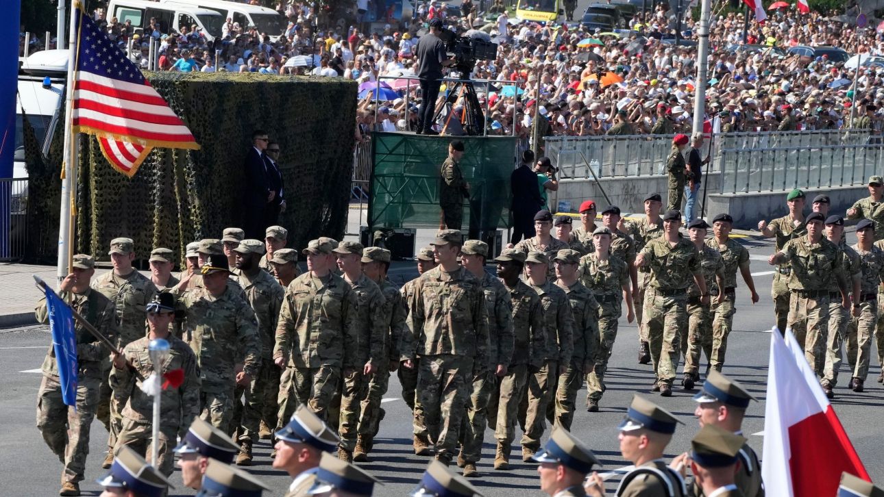 &Omicron; &Tau;&rho;&alpha;&mu;&pi; &sigma;&tau;έ&lambda;&nu;&epsilon;&iota; 5.000 &Alpha;&mu;&epsilon;&rho;&iota;&kappa;&alpha;&nu;&omicron;ύ&sigmaf; &sigma;&tau;&rho;&alpha;&tau;&iota;ώ&tau;&epsilon;&sigmaf; &sigma;&tau;&eta;&nu; &Pi;&omicron;&lambda;&omega;&nu;ί&alpha;