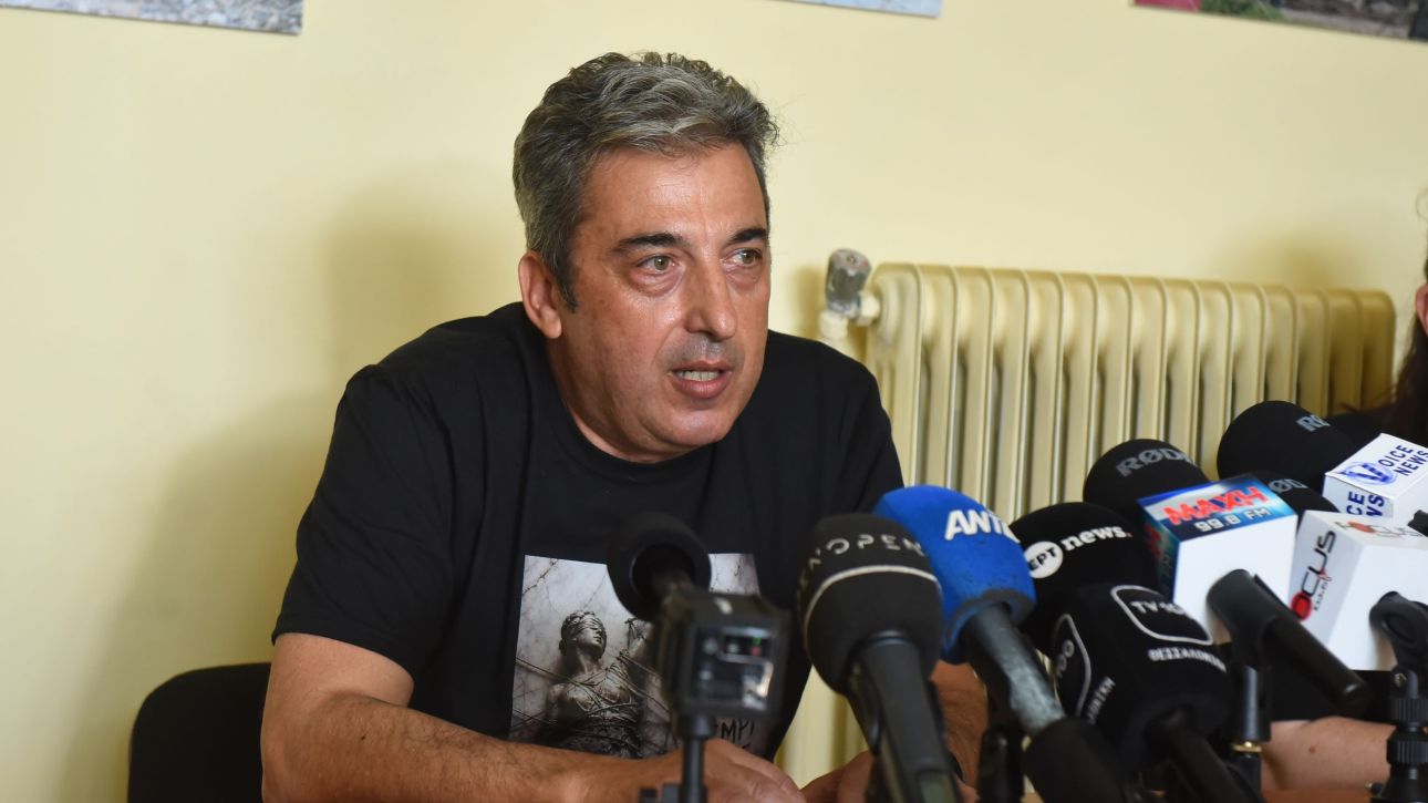 Σύλλογος Συγγενών Θυμάτων Τεμπών: Ακατάλληλη η αίθουσα της δίκης - Θεατρινισμοί το κόμμα Καρυστιανού