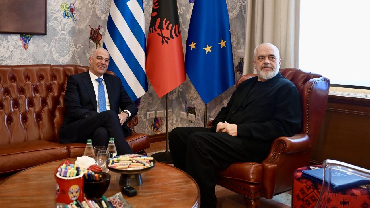 &Sigma;&tau;&eta;&nu; &Alpha;&lambda;&beta;&alpha;&nu;ί&alpha; &omicron; &Delta;έ&nu;&delta;&iota;&alpha;&sigmaf;: &Sigma;&upsilon;&nu;ά&nu;&tau;&eta;&sigma;&eta; &mu;&epsilon; &Rho;ά&mu;&alpha; - &Sigma;&tau;&omicron; &epsilon;&pi;ί&kappa;&epsilon;&nu;&tau;&rho;&omicron; &eta; &epsilon;&mu;&beta;ά&theta;&upsilon;&nu;&sigma;&eta; &alpha;&mu;&upsilon;&nu;&tau;&iota;&kappa;ώ&nu; &sigma;&chi;έ&sigma;&epsilon;&omega;&nu;