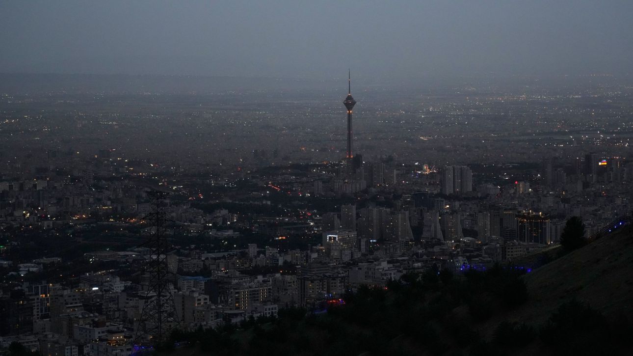 Νέες επιθέσεις των ΗΠΑ στο Ιράν μετά από επίθεση με drones στα Στενά του Ορμούζ