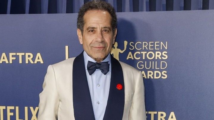Ο «ντετέκτιβ Μονκ» Τόνι Σαλούμπ επιστρέφει στη μικρή οθόνη