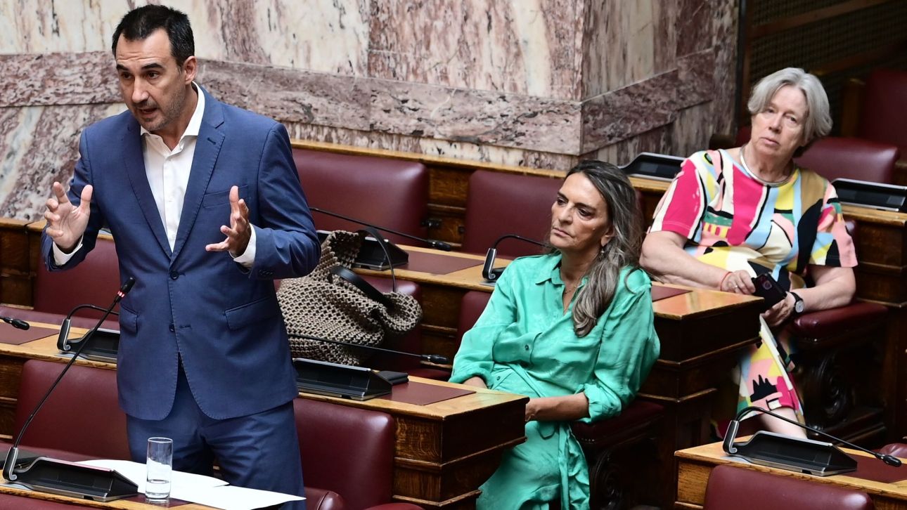 &Pi;έ&tau;&eta; &Pi;έ&rho;&kappa;&alpha;: &laquo;&Omicron; &Chi;&alpha;&rho;ί&tau;&sigma;&eta;&sigmaf; ή&tau;&alpha;&nu; &pi;&rho;ό&epsilon;&delta;&rho;&omicron;&sigmaf; &kappa;ό&mu;&mu;&alpha;&tau;&omicron;&sigmaf; &epsilon;&nu;ώ &kappa;&omicron;&iota;&tau;&omicron;ύ&sigma;&epsilon; &nu;&alpha; &pi;ά&epsilon;&iota; &sigma;&epsilon; ά&lambda;&lambda;&omicron;&raquo;