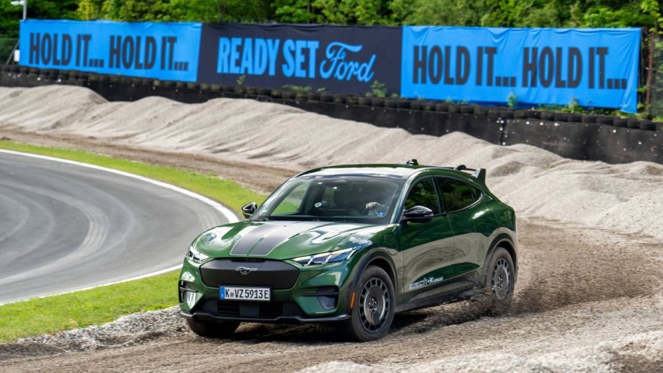 &Eta; Ford &epsilon;&xi;&epsilon;&lambda;ί&sigma;&sigma;&epsilon;&iota; &mu;&iota;&alpha; &nu;έ&alpha; &gamma;&epsilon;&nu;&iota;ά &eta;&lambda;&epsilon;&kappa;&tau;&rho;&iota;&kappa;ώ&nu; &kappa;&alpha;&iota; &upsilon;&beta;&rho;&iota;&delta;&iota;&kappa;ώ&nu; &mu;&omicron;&nu;&tau;έ&lambda;&omega;&nu; &gamma;&iota;&alpha; &tau;&eta;&nu; &Epsilon;&upsilon;&rho;ώ&pi;&eta;